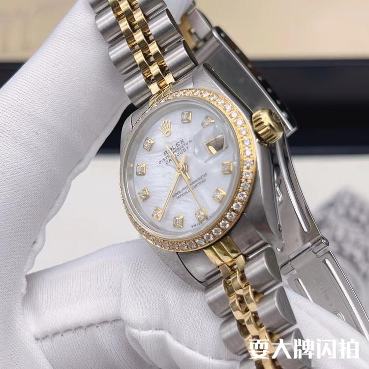 Rolex劳力士 女装日志型自动机械腕表 Rolex劳力士女装日志型自动机械腕表，表径26，18K间金，有日历，经典热门女神气质款，上手高雅大方，专柜152400